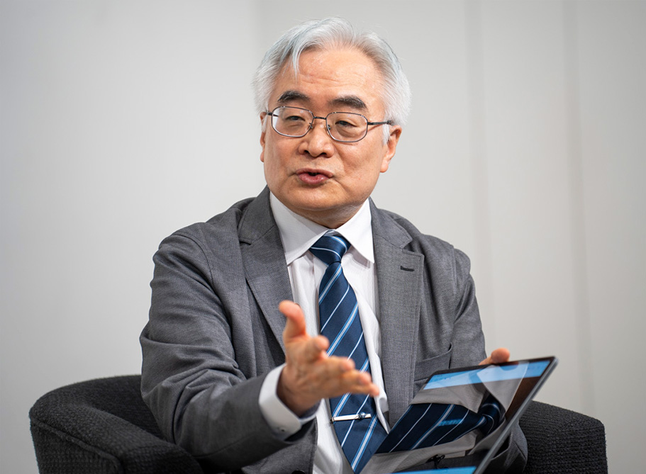 小林誠教授